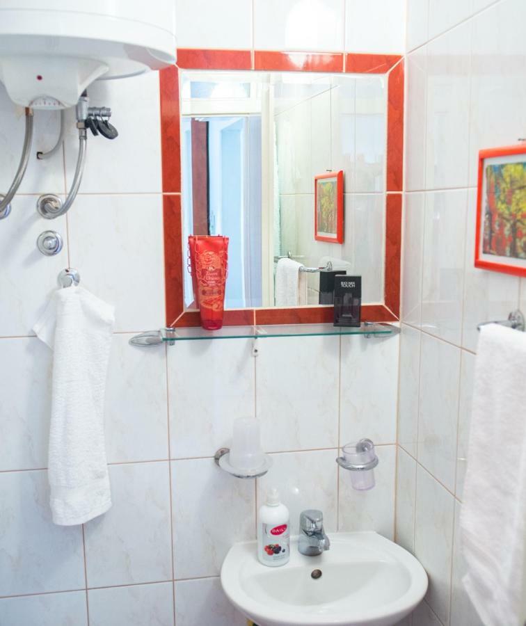 Yellow Lily Mostar Apartman Kültér fotó